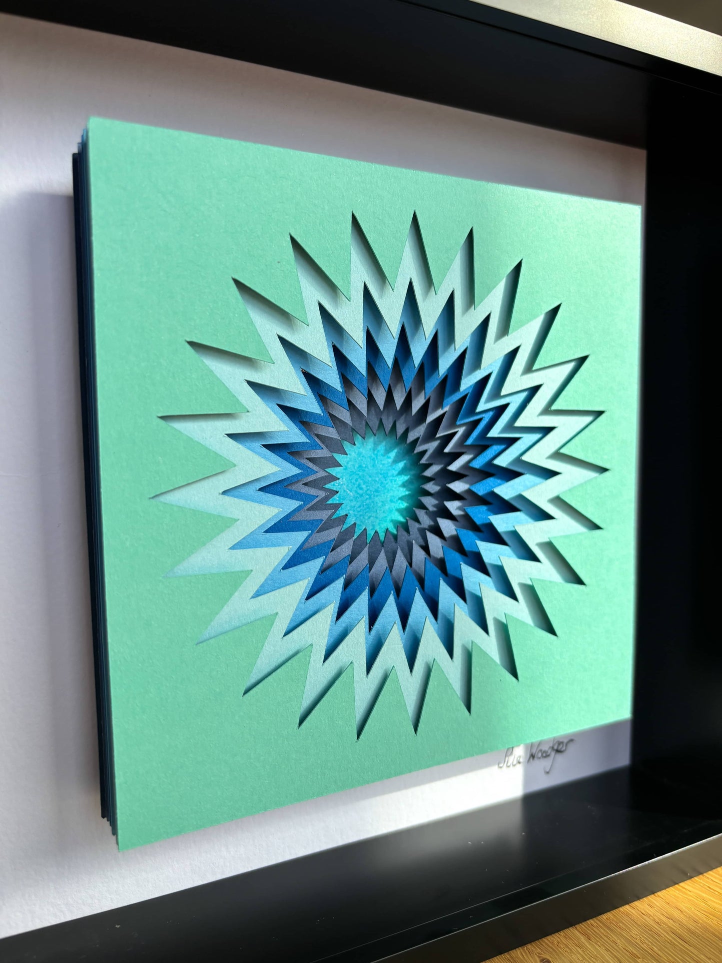 The Blue zigzag - Layered paper sculpture