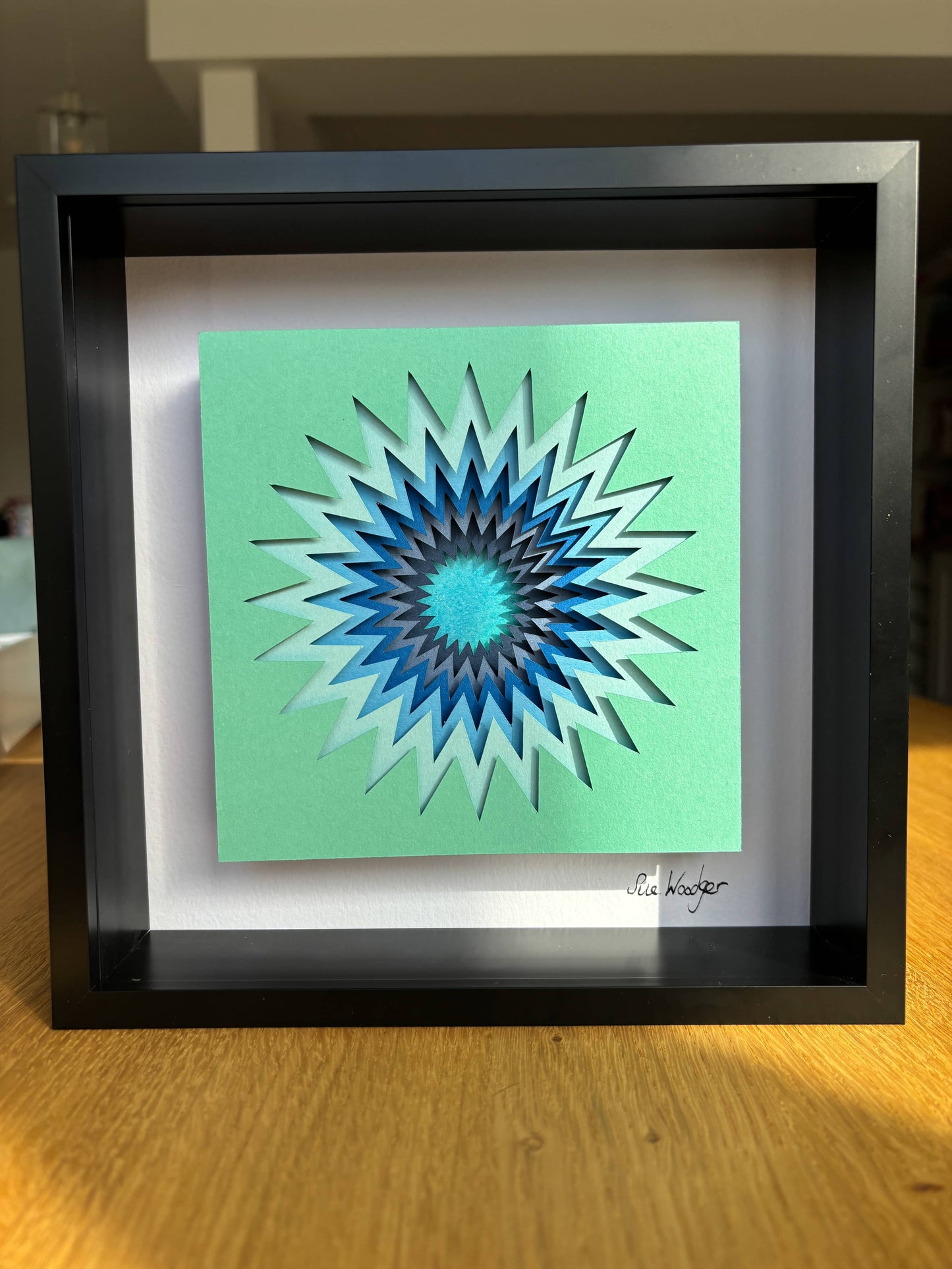 The Blue zigzag - Layered paper sculpture