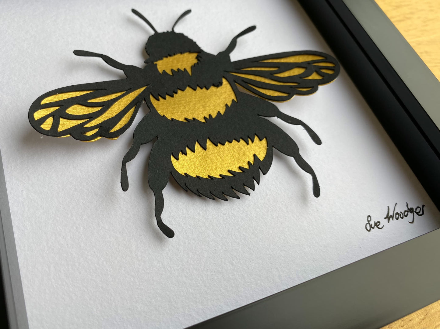 Papercut Golden Bee