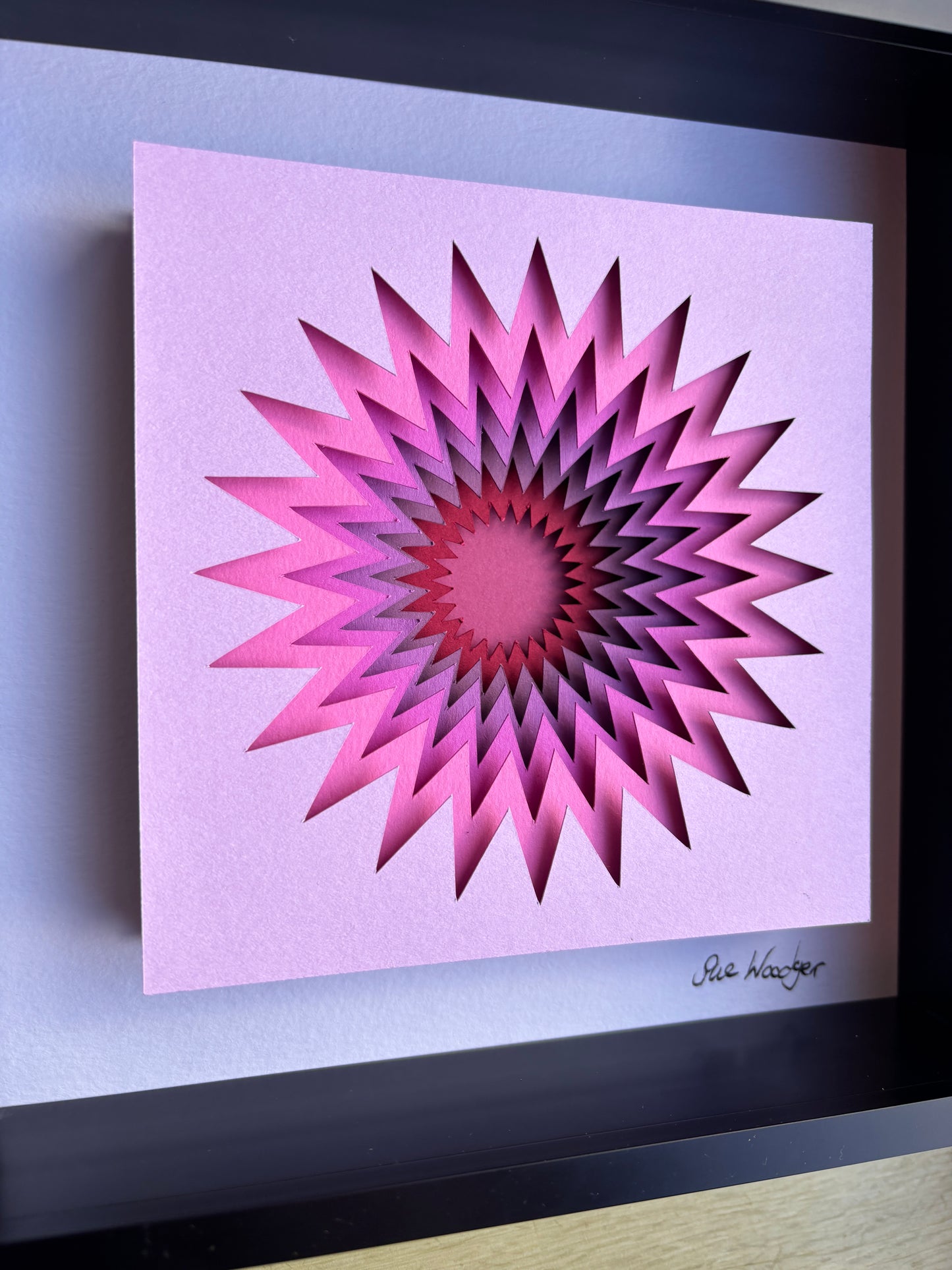 The Pink zigzag - Layered paper sculpture