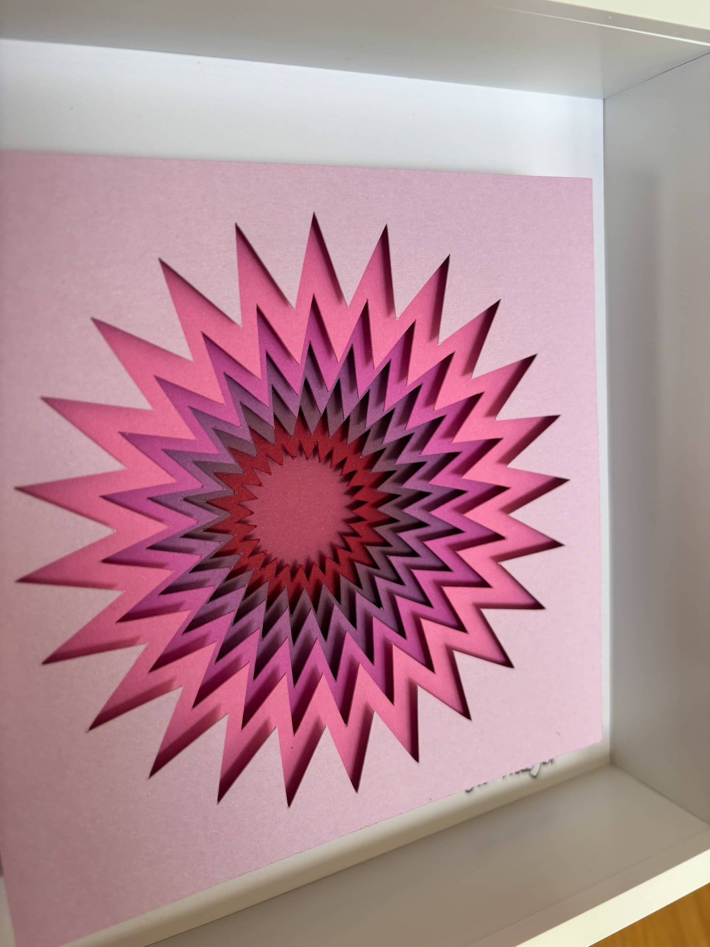 The Pink zigzag - Layered paper sculpture