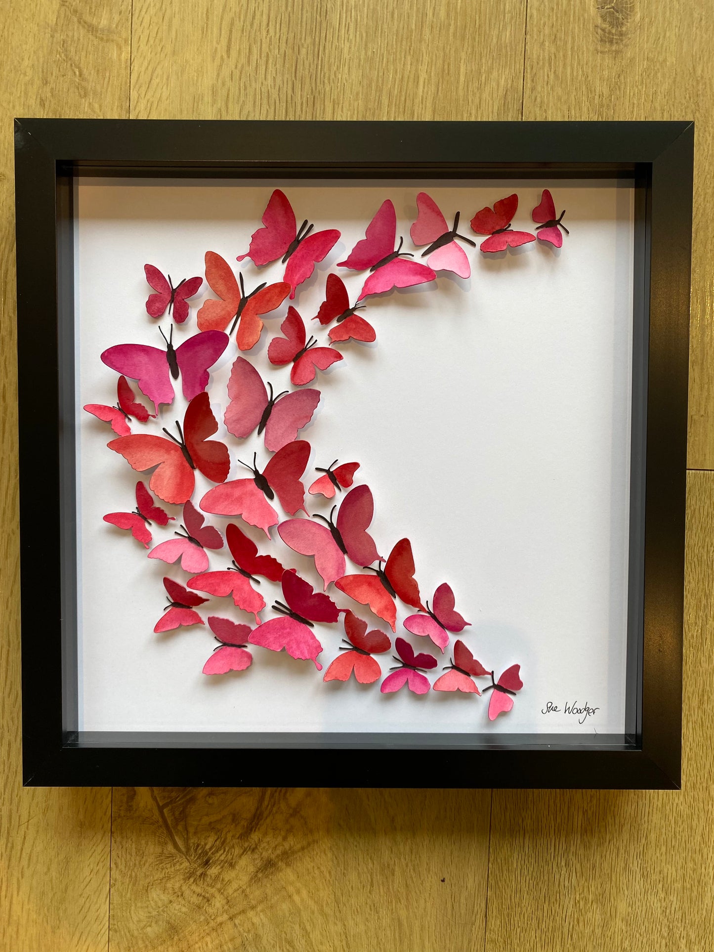 Sweeping pink butterflies - Medium