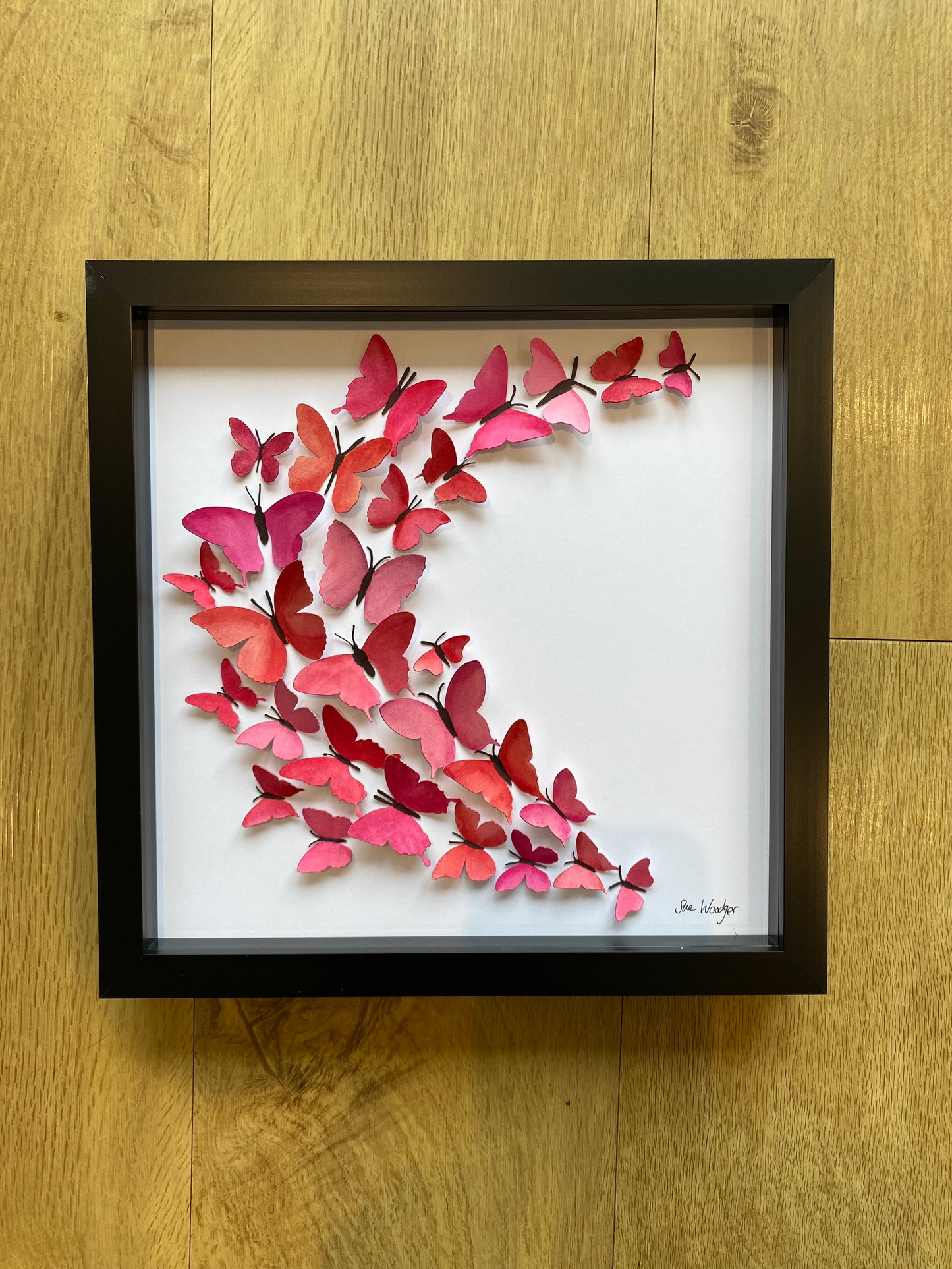 Sweeping pink butterflies - Medium