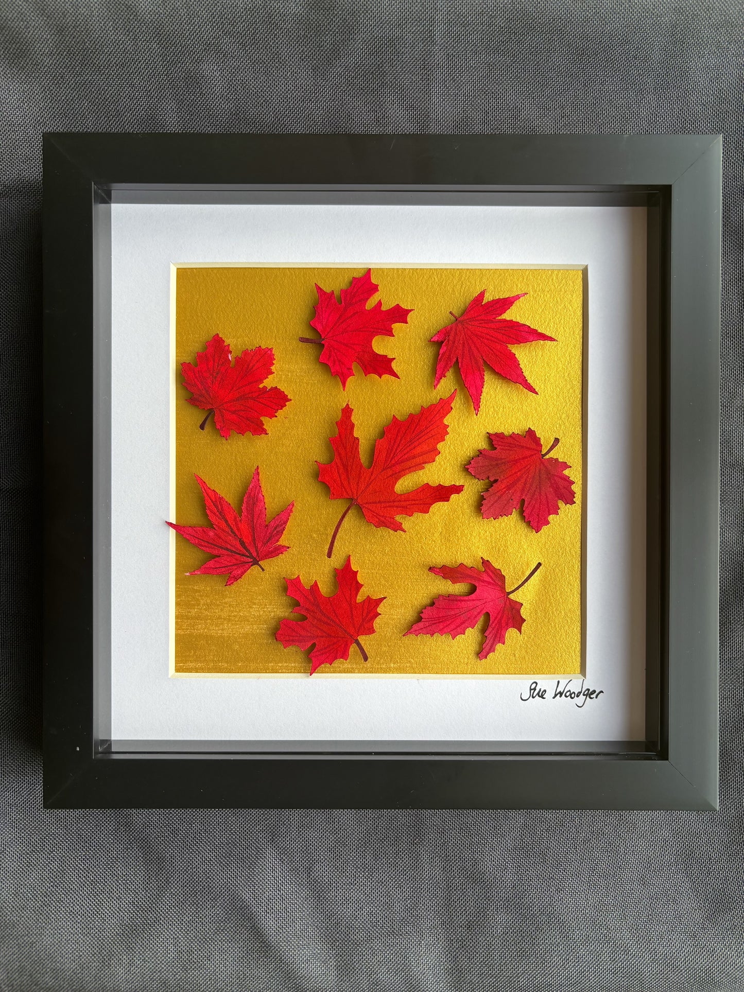 Autumnal Leaf on gold